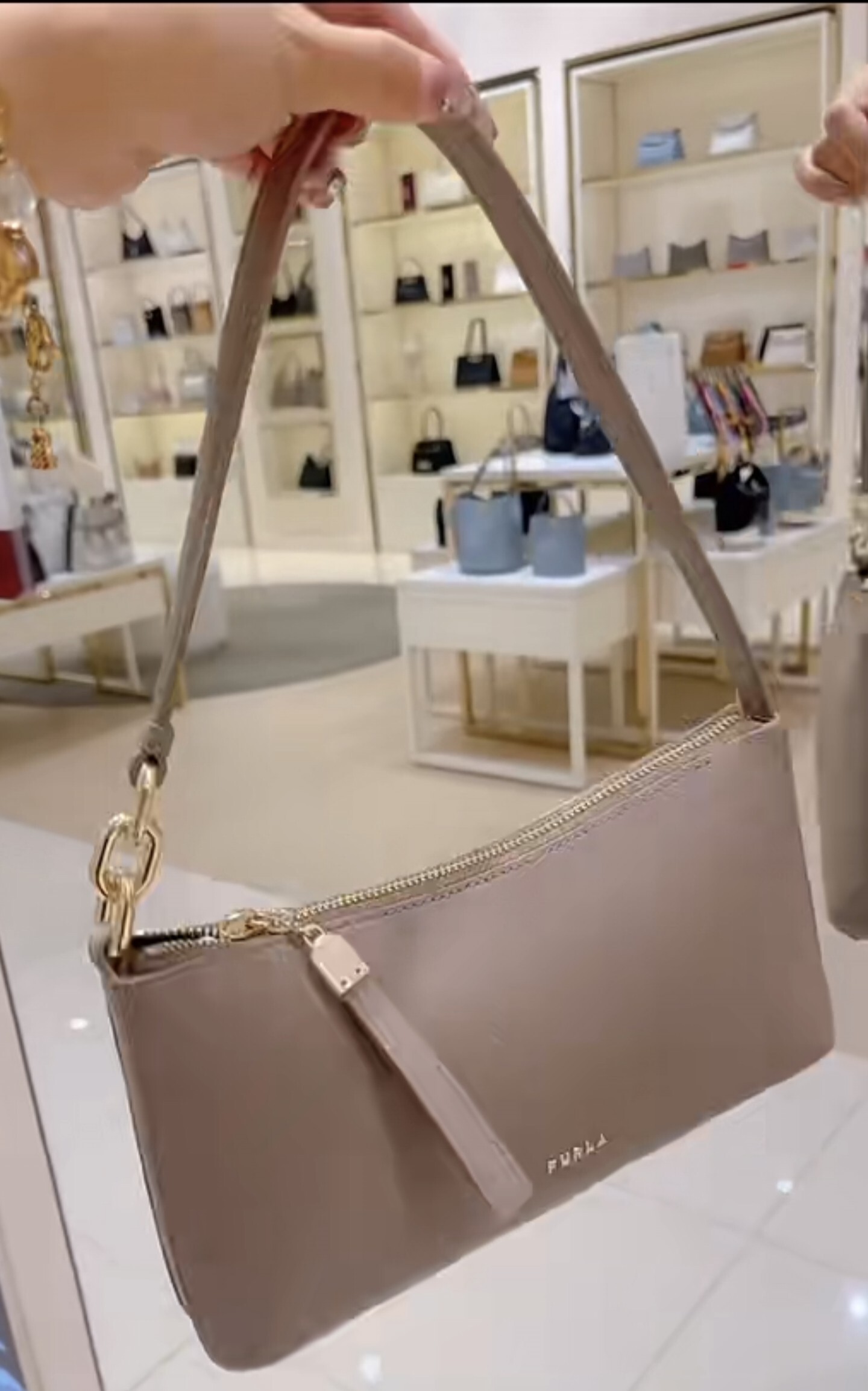【預購】 Furla  H051630 灰褐色Cassiopea 單肩包