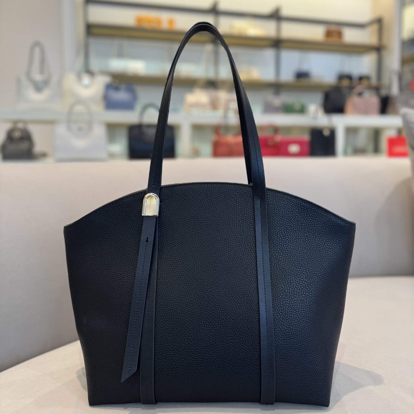 【預購】 Furla  H051631 黑色Planet A大號托特包