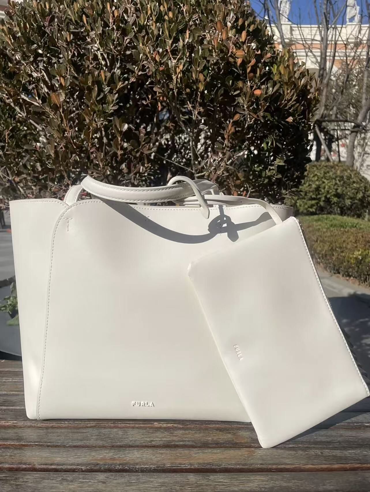 【預購】 Furla  H051663  Miadiva 白色手提包