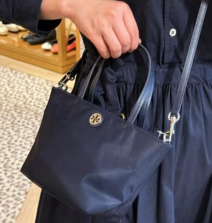 【預購】Tory Burch E0505801 尼龍超輕身兩用款Tote Bag (深藍色)