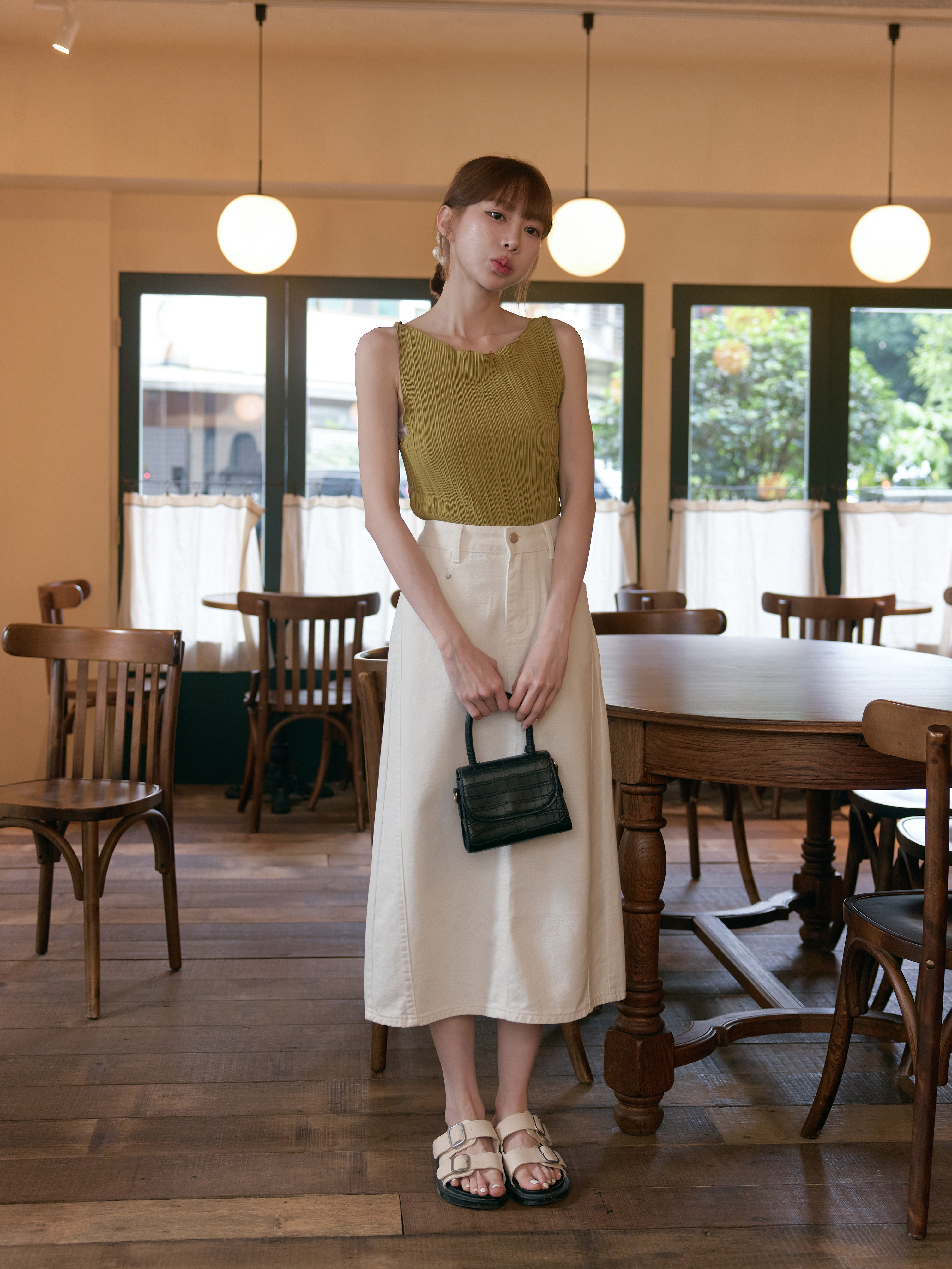 極顯瘦側車線A字長裙