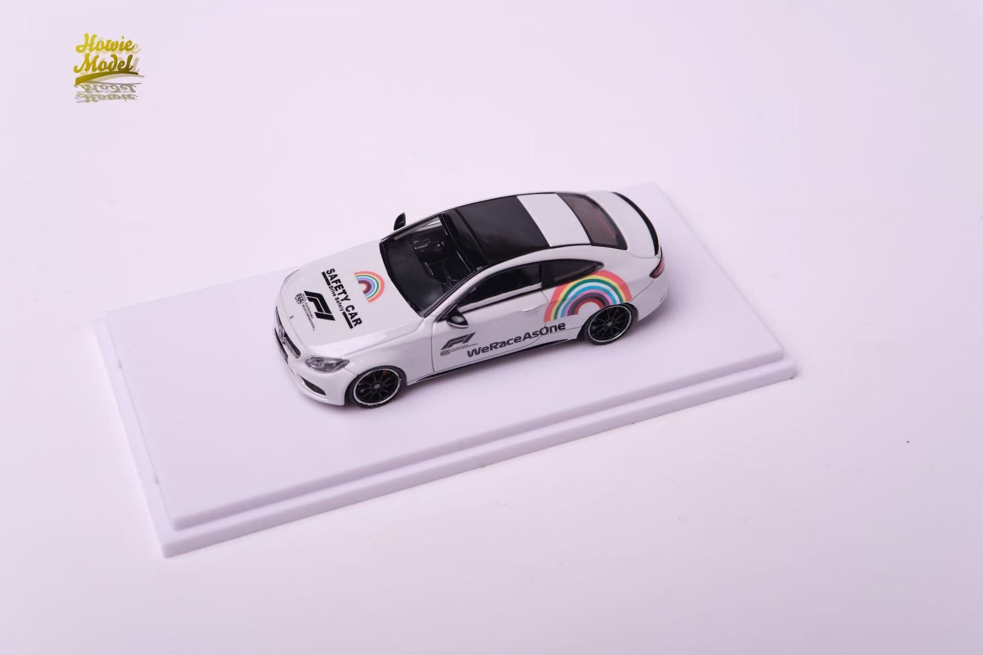 PO-$150 * HOWIE MODEL * 1:64 MERCEDES BENZ C63 S COUPE AMG W205 WHITE SAFETY CAR