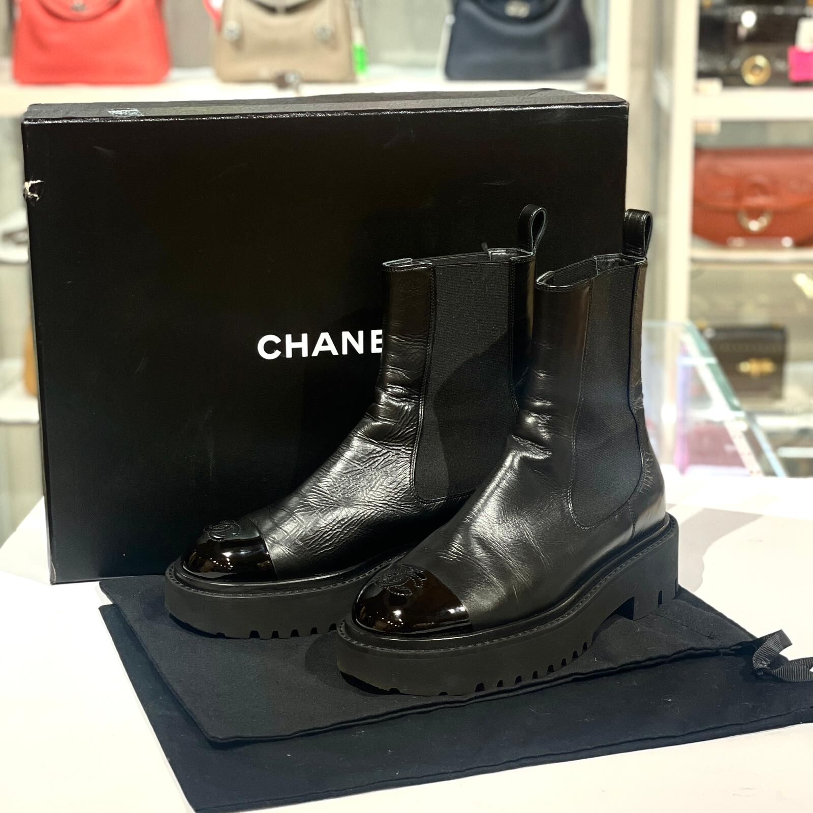 本週特價!!! 全新CHANEL CHELSEA BOOTS G38218 37碼 牛皮/漆皮 厚底 #香奈兒短靴 #BRAND NEW #香榭站正品