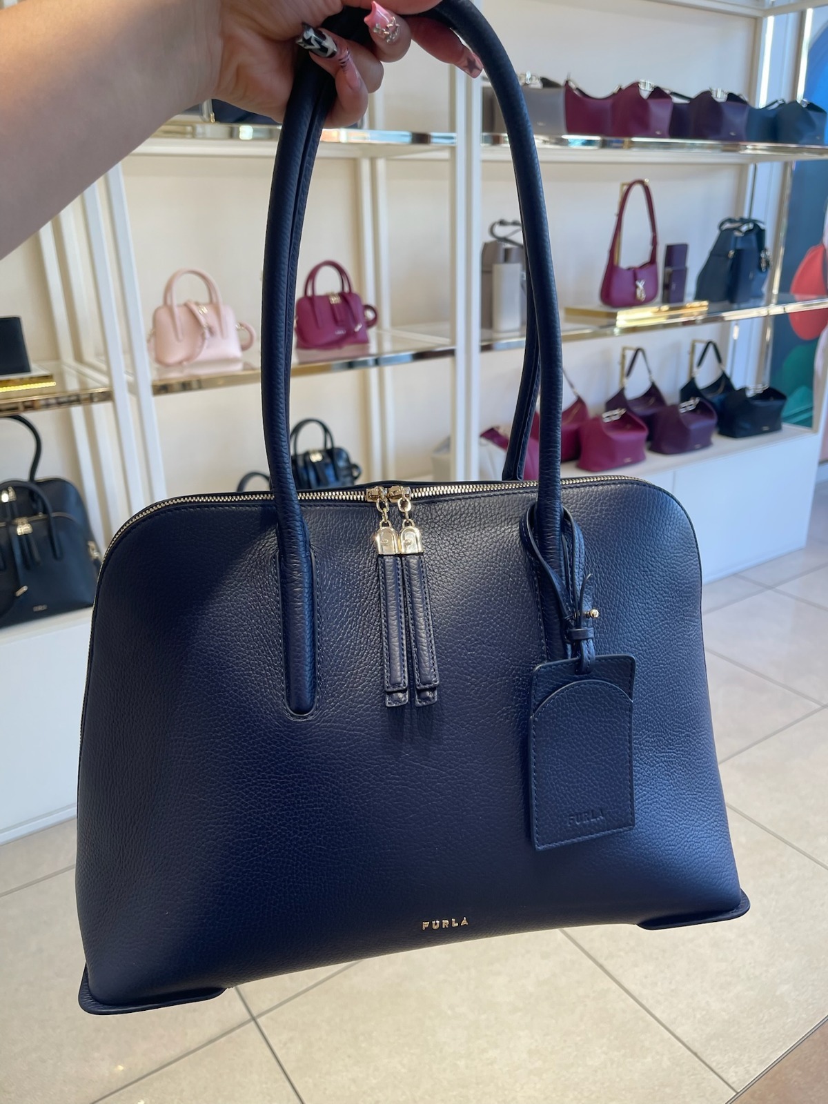 【預購】Furla H051685 Atmosfera 大號長手柄圓頂手提包