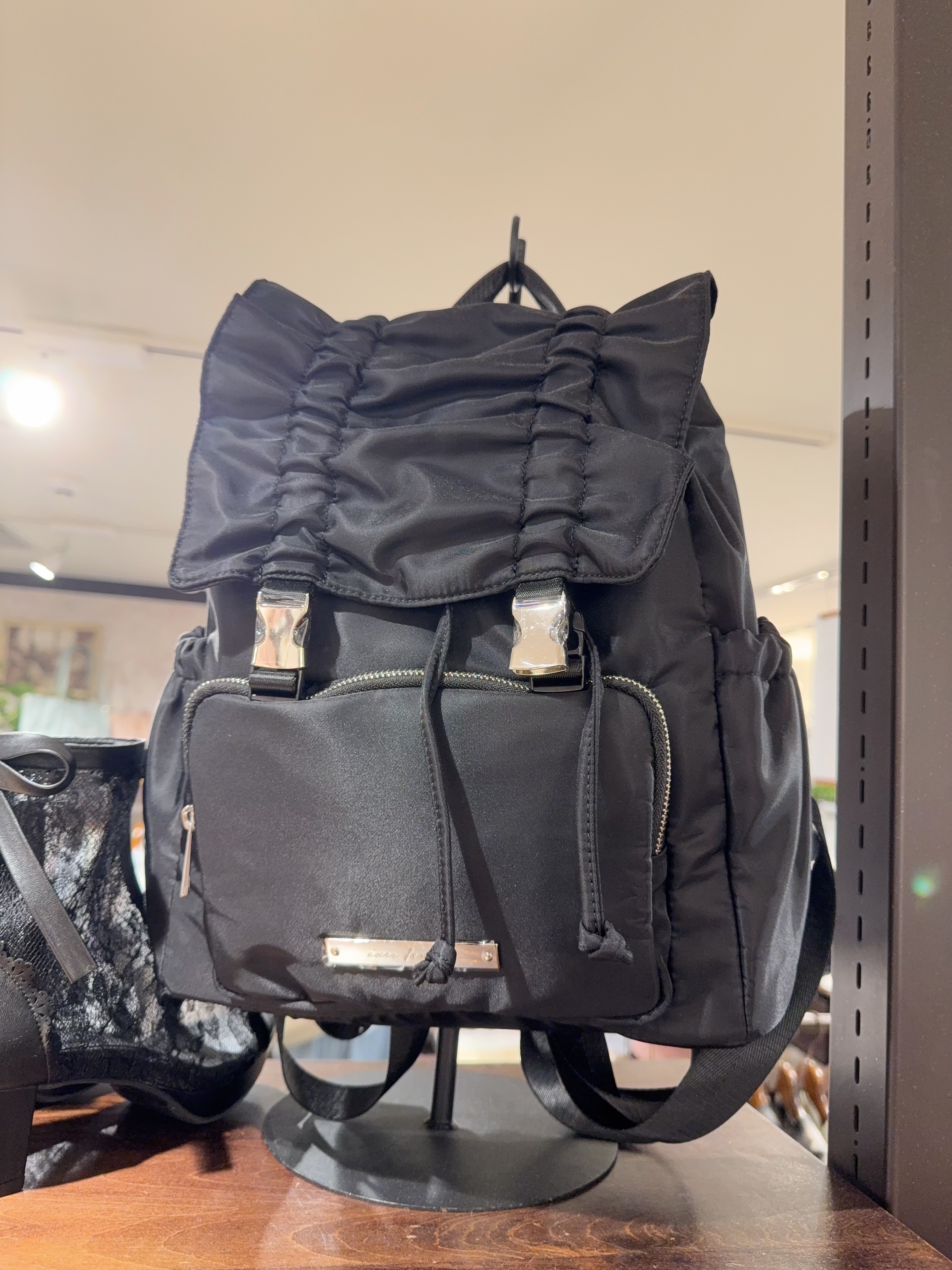 AX30 超輕身 實物勁靚 闊13高15 $599