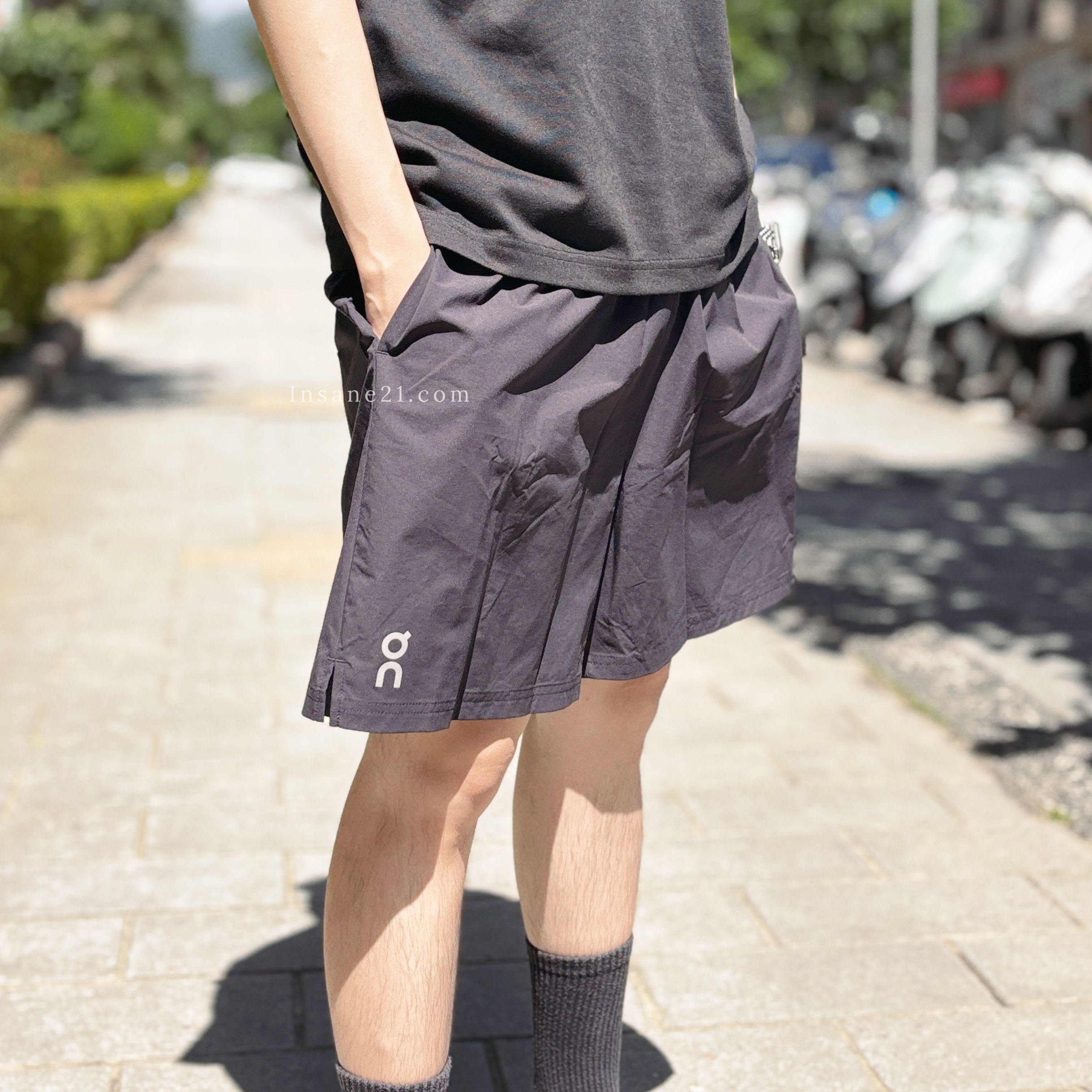 ON 5"/7" CORE SHORTS 全黑 運動 鬆緊 跑步短褲 1MF10120553/1MF10740553