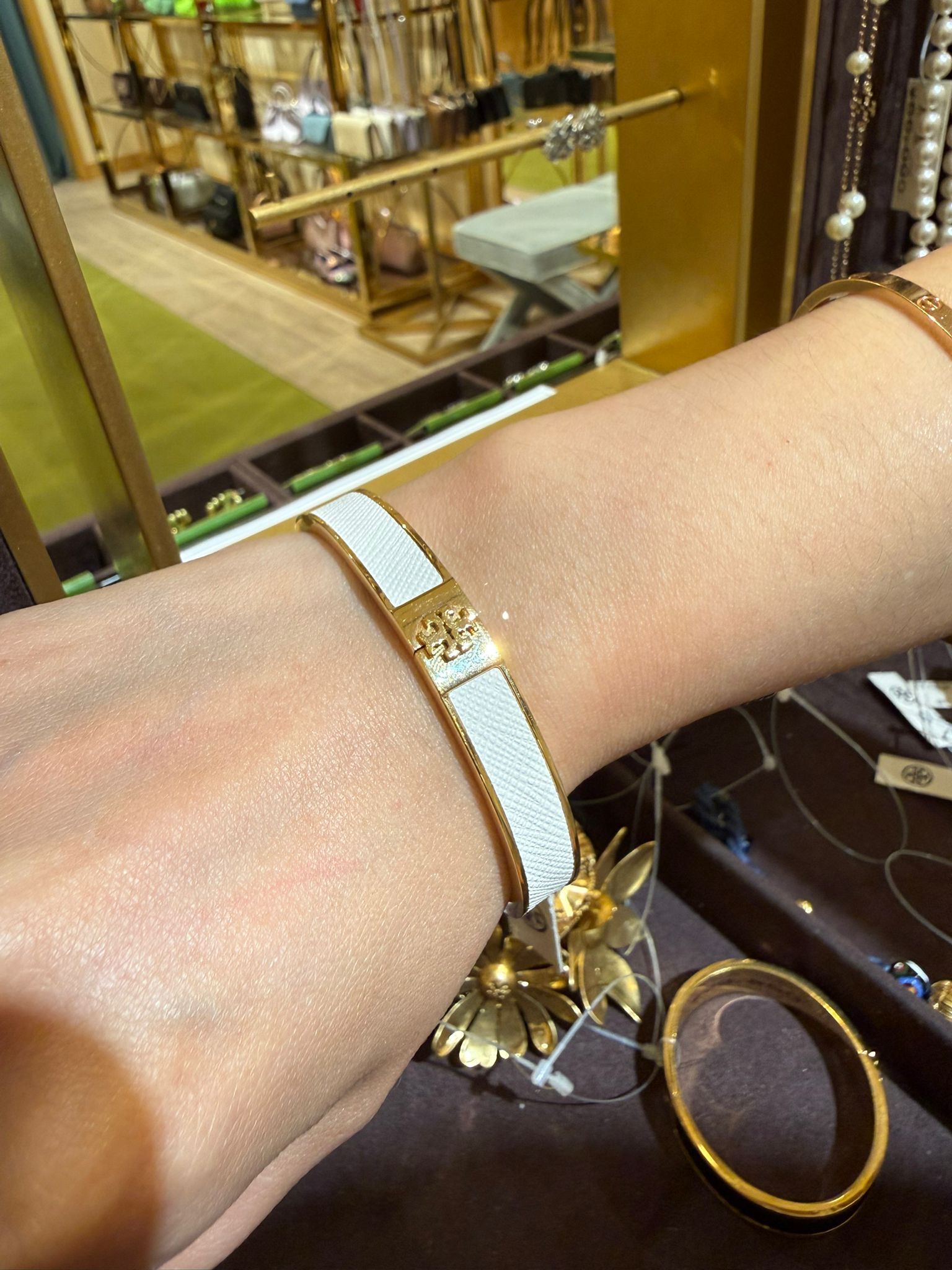 TB20 手鈪 sale $ 1469
