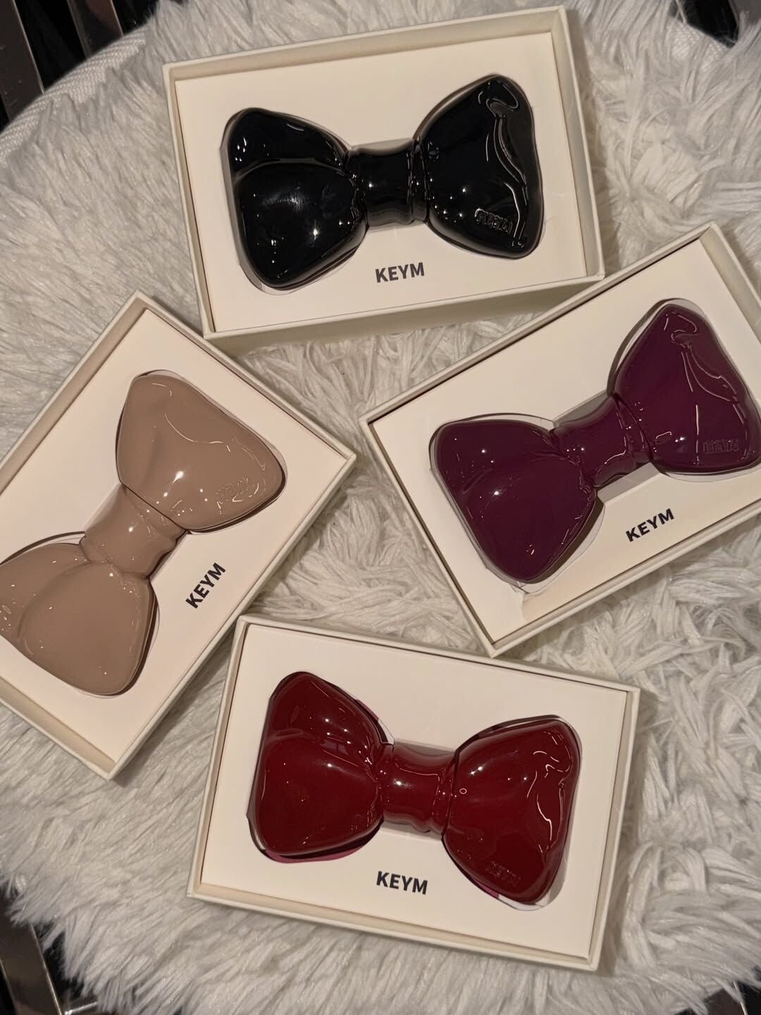 <就要這種吊調🤩>KEYM 蝴蝶結造型水光唇釉 附吊飾環 6色
