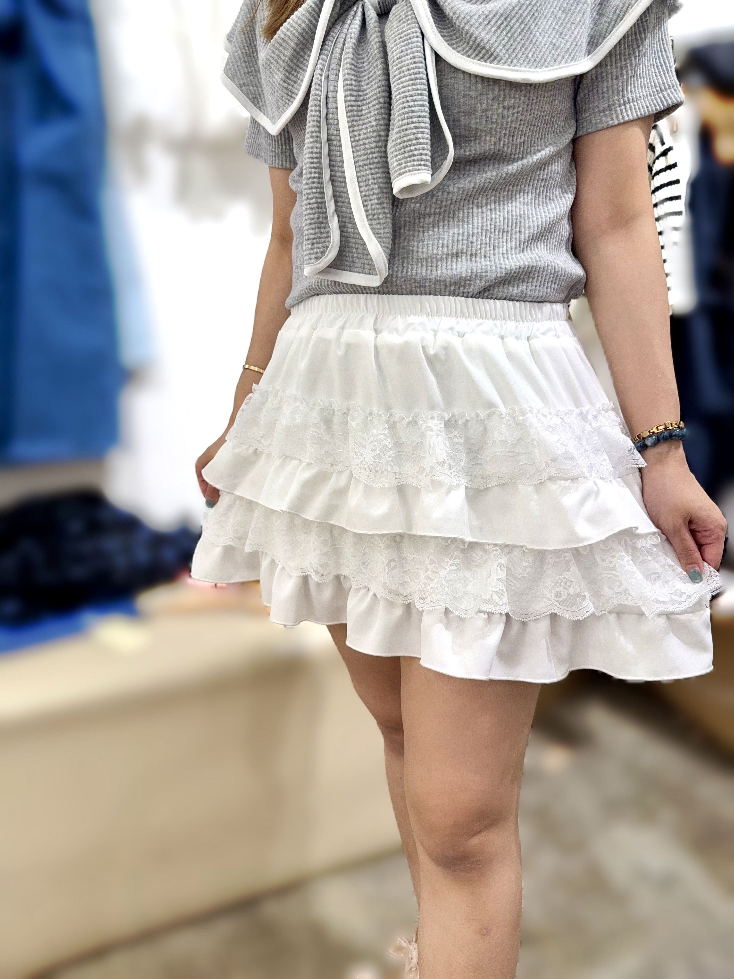 NC46  裙褲 腰24-40 長13 hip 44-54 $299