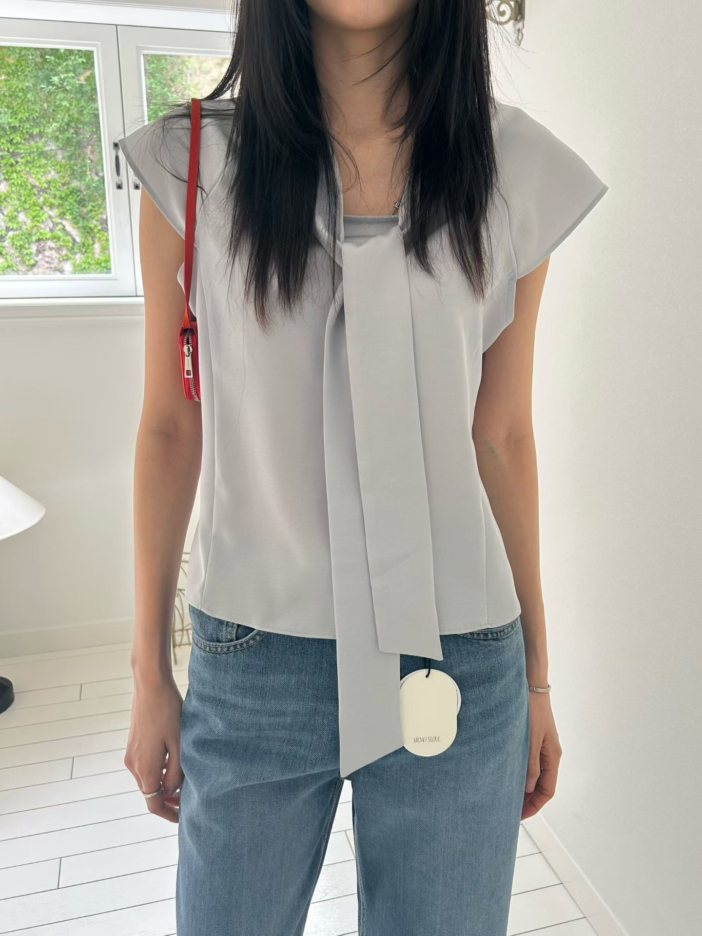 MM6211 緞面滑感綁帶上衣