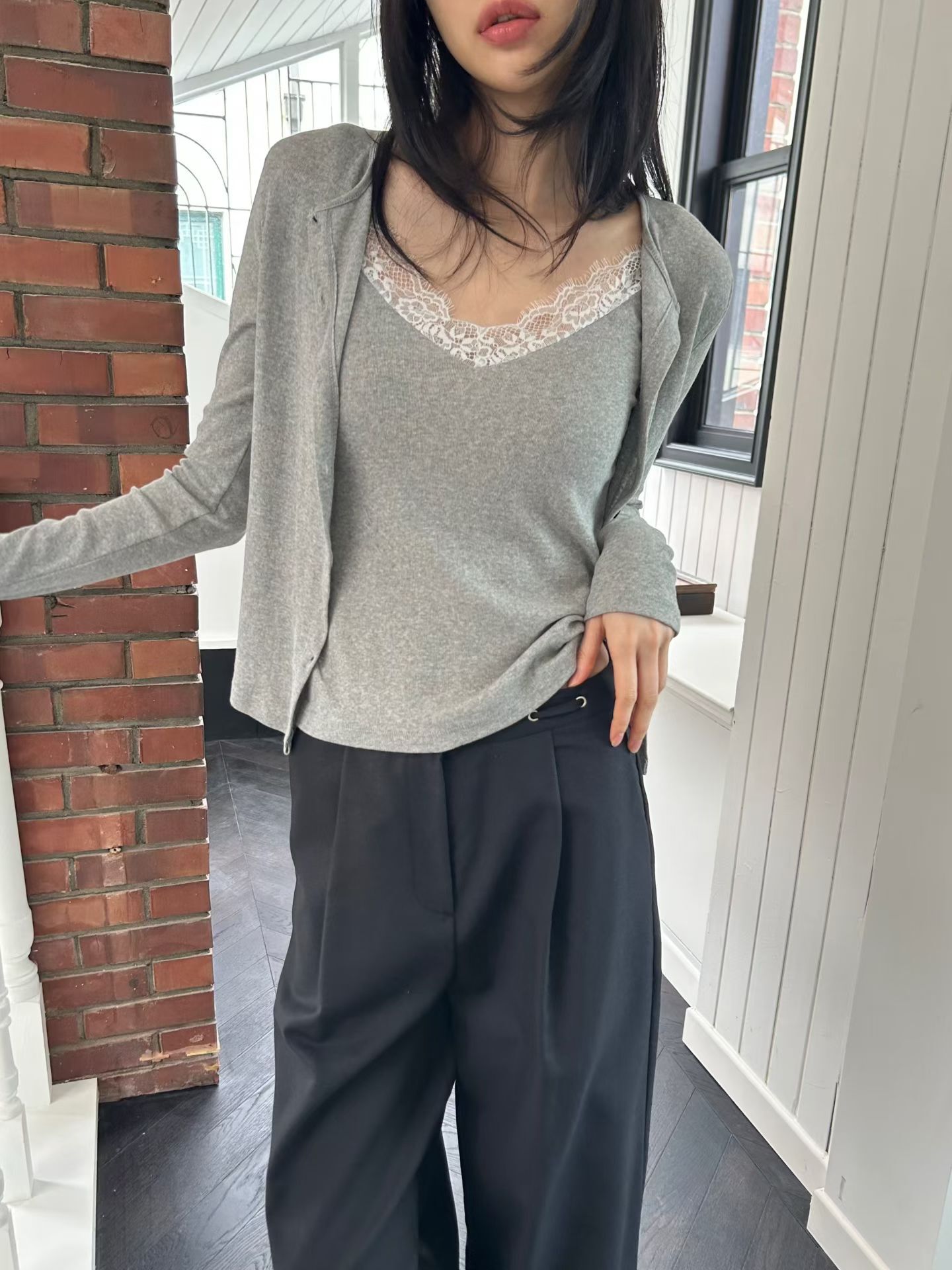 MM6215 假兩件蕾絲排扣上衣