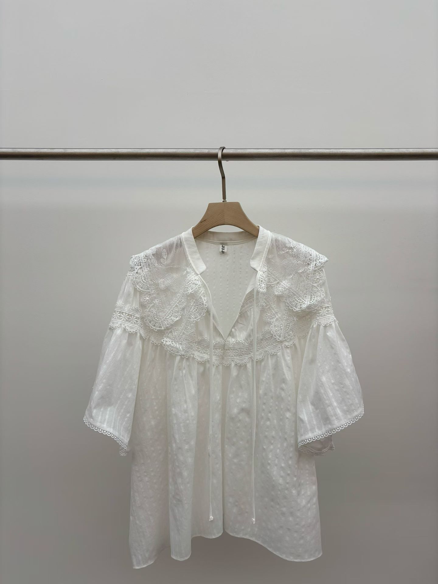 JU6235 精緻蕾絲荷葉邊棉質上衣