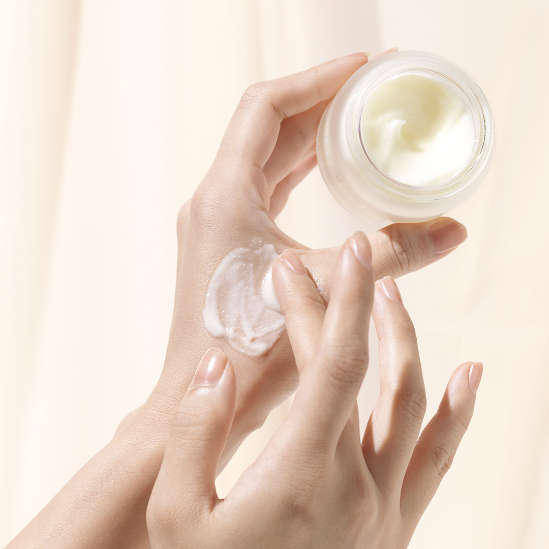 FEMMUE Flower Infused Fine Peel 山茶花溫和去角質磨砂膏 50g