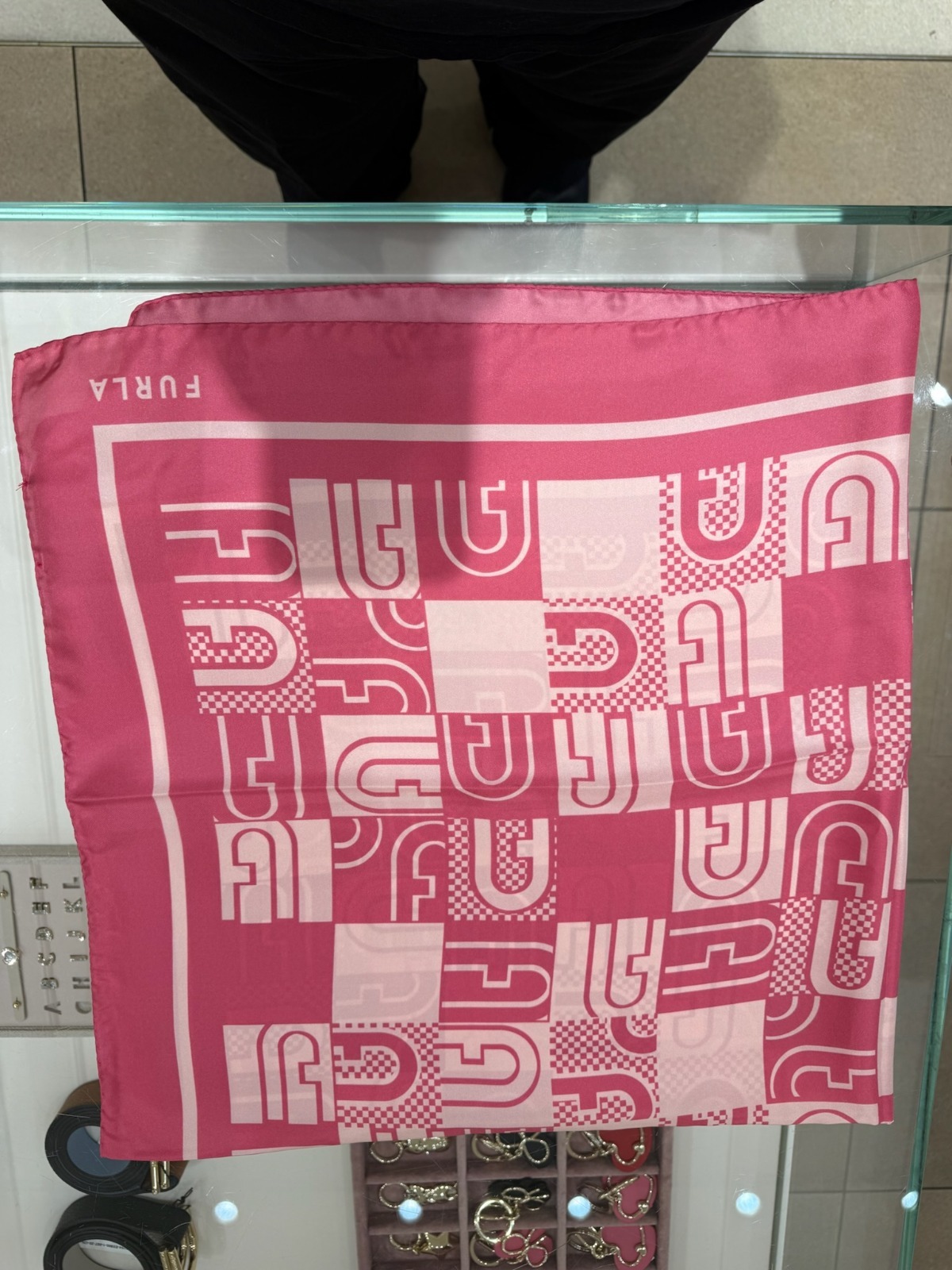 【預購】Furla H051703 紅色格紋絲巾