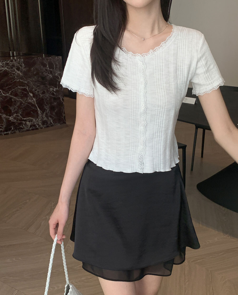 韓國Cherrykoko授權 輕甜少女蕾絲飾邊壓紋顯瘦上衣