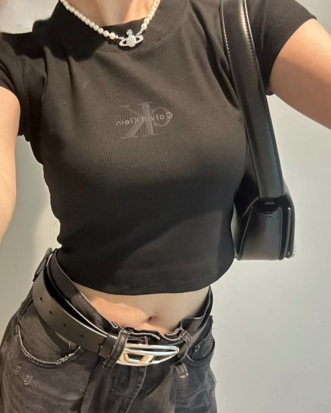 <現省$1400!!>Calvin Klein CK 小標 短版 修身 短袖 兩色