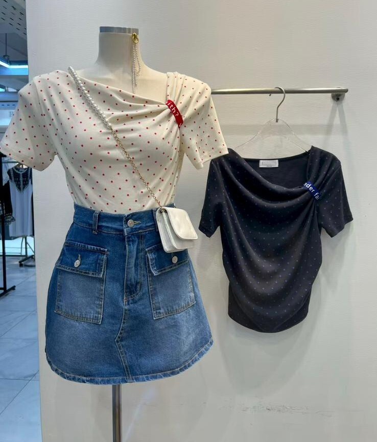 BL13 kathy優惠價 胸 23-50 長22 $ 379(一口價)