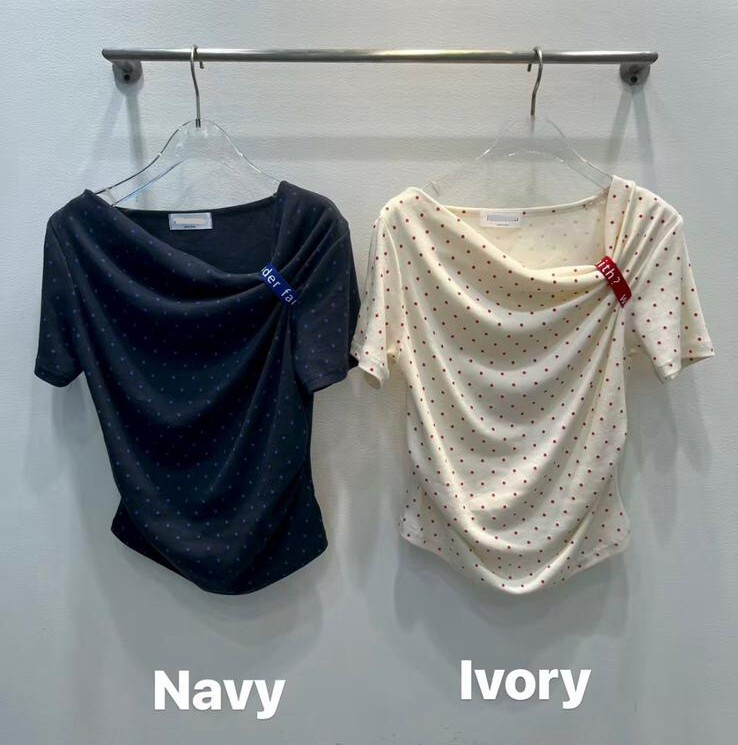 BL13 kathy優惠價 胸 23-50 長22 $ 379(一口價)
