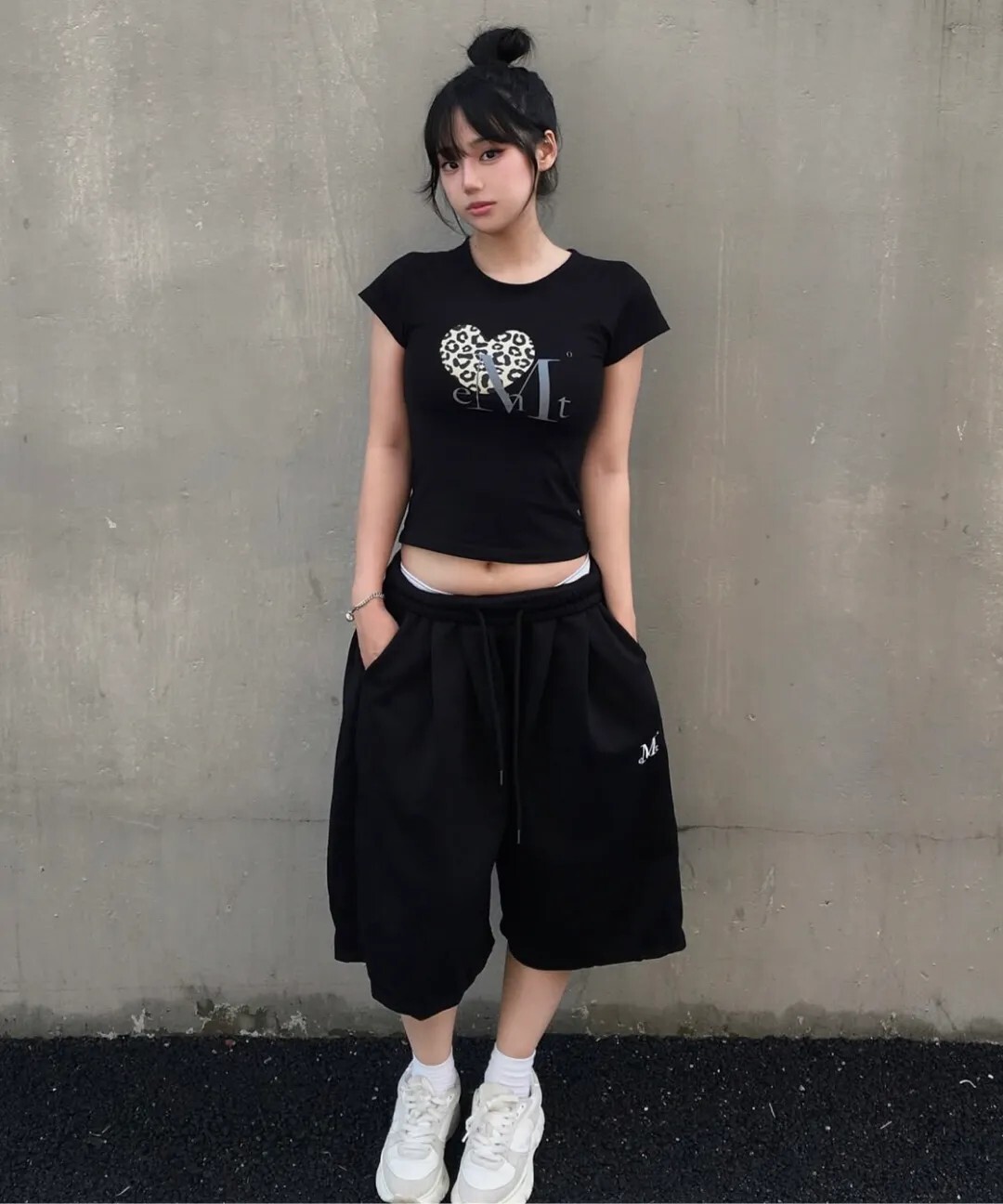 【OWN】MUCENT 休閒 棉褲 百慕達 運動褲 彈性腰 短褲 五分褲 七分褲 女款 男女通用 刺繡 黑色 灰色 白色 咖啡色 P00000ZK