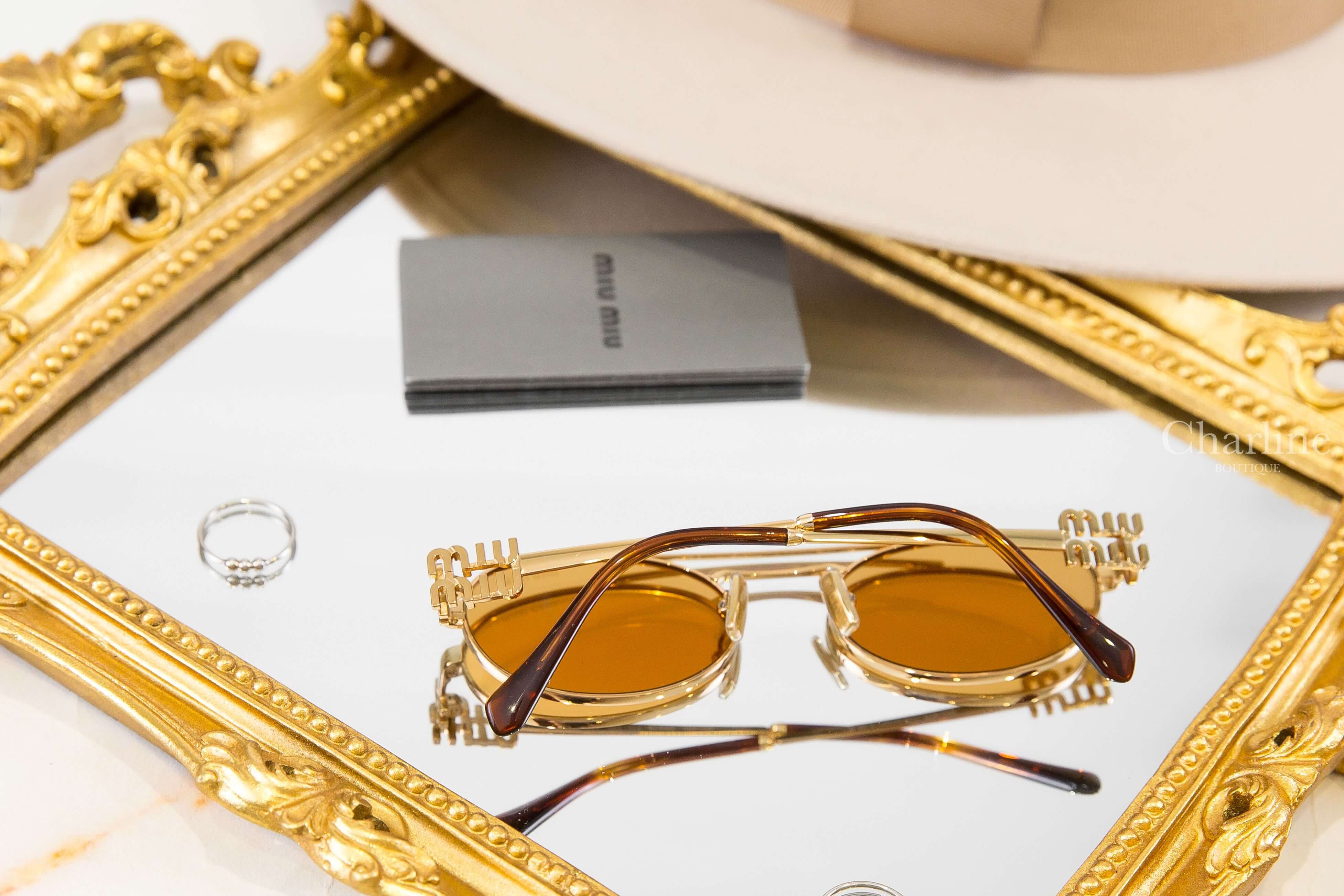 Miu Miu Sunglasses 金色橢圓框側邊金色字母琥珀色鏡腳太陽眼鏡-Charline Boutique 精品代購