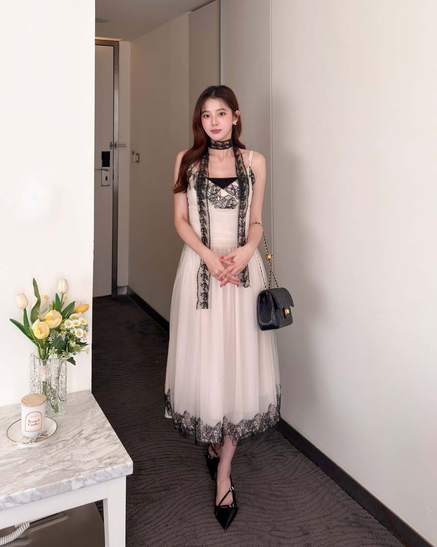 LINA LINA高貴優美網紗刺繡蕾絲壓摺洋裝-奶茶杏M/L