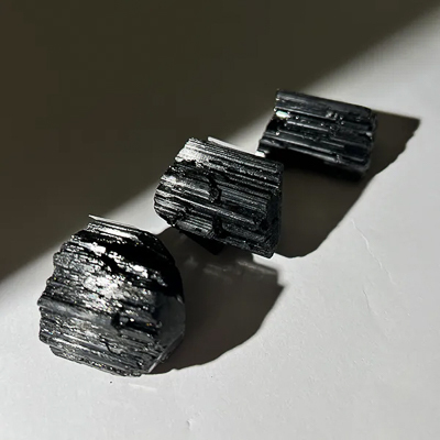 Black Tourmaline Meaning: clear negative energy