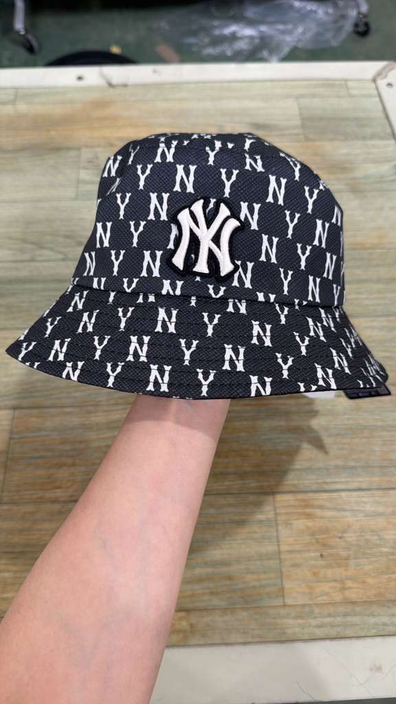 ZX107 MLB 黑色滿版NY logo漁夫帽 SIZE 57