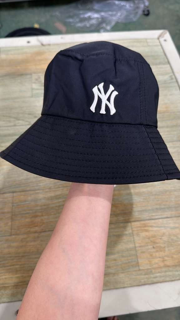 ZX112 MLB 黑撞白色NY logo 漁夫帽