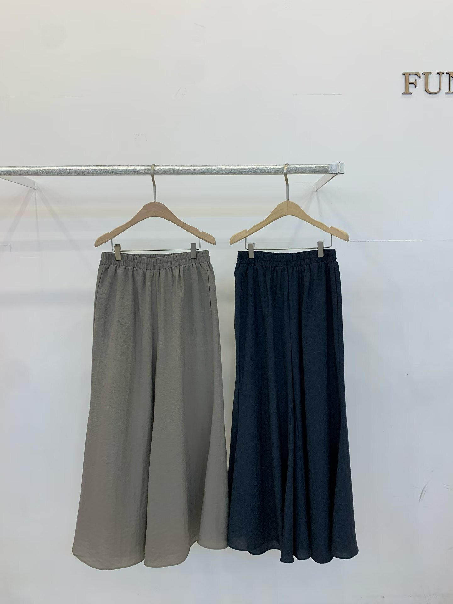 FP6211 全鬆緊魚尾天絲寬褲