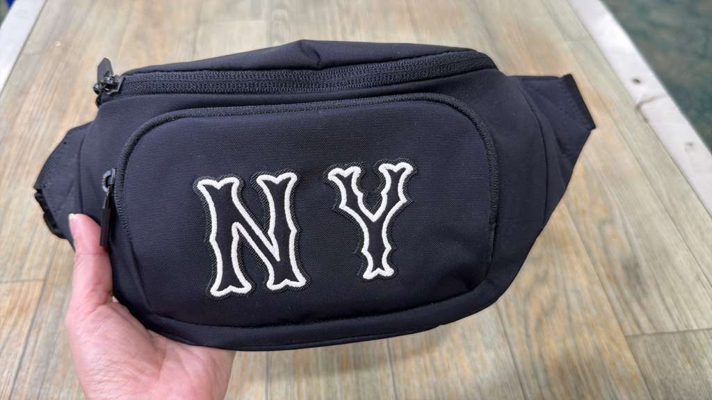ZX064 MLB 黑色NY logo腰包 22x13cm