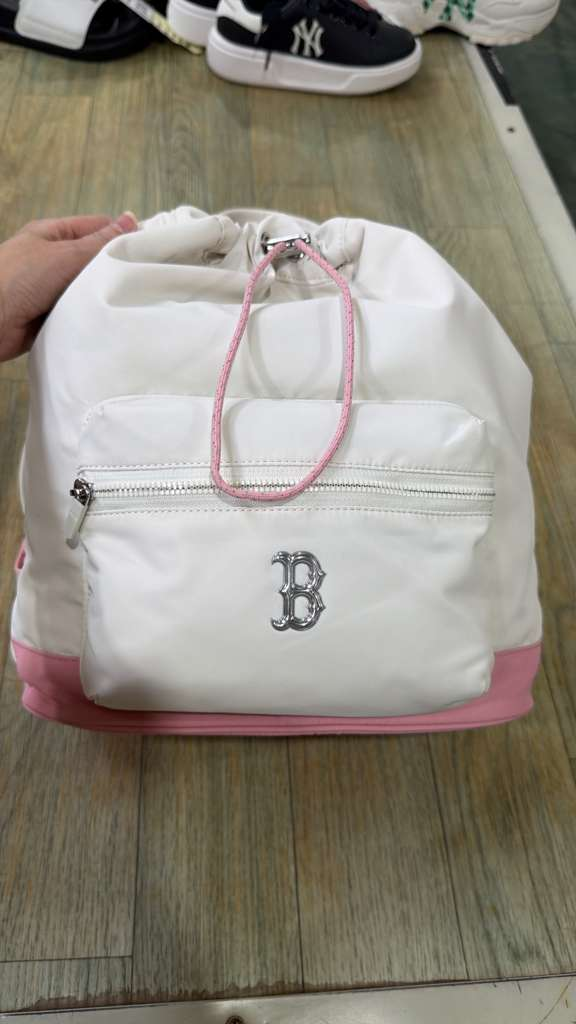 ZX069 MLB 白色NY logo抽繩背包 33x32cm