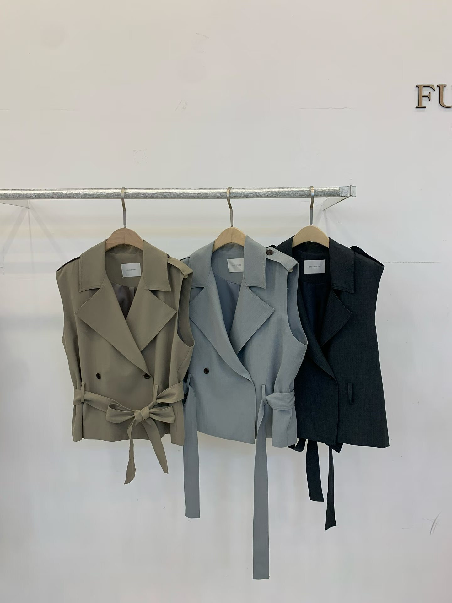 FP6218 翻領無袖天絲外套