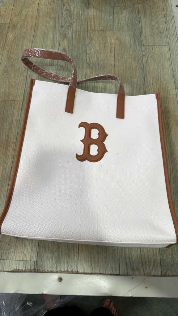 ZX088 MLB 奶白拼啡色B logo單肩tote bag 33x38cm