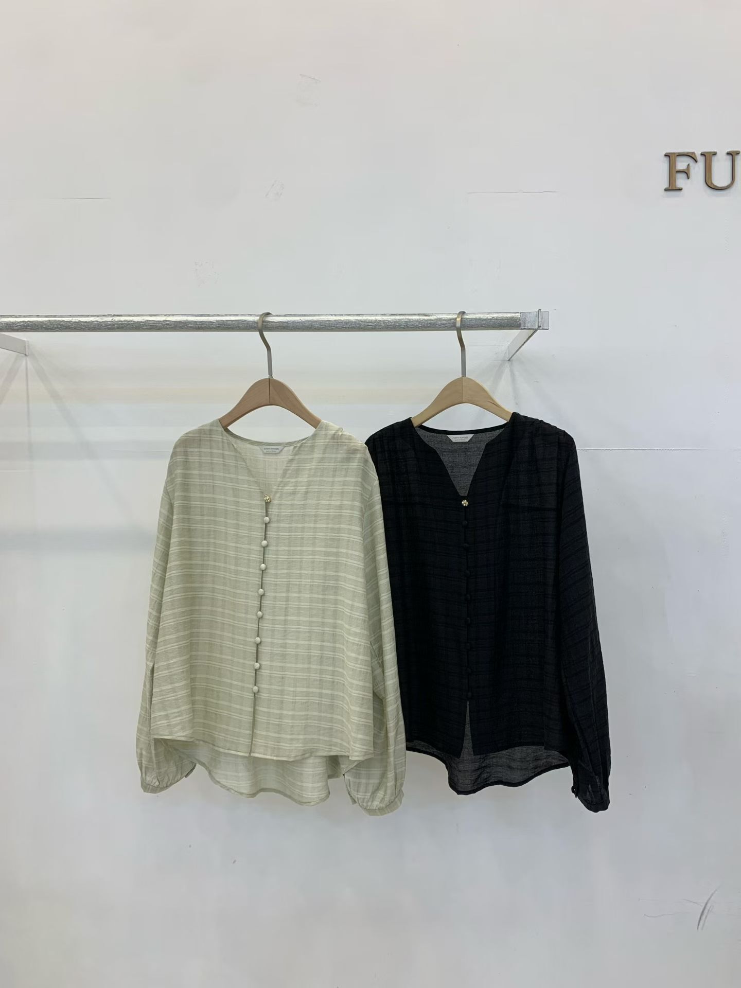 FP6238 前短後長天絲小v領襯衫