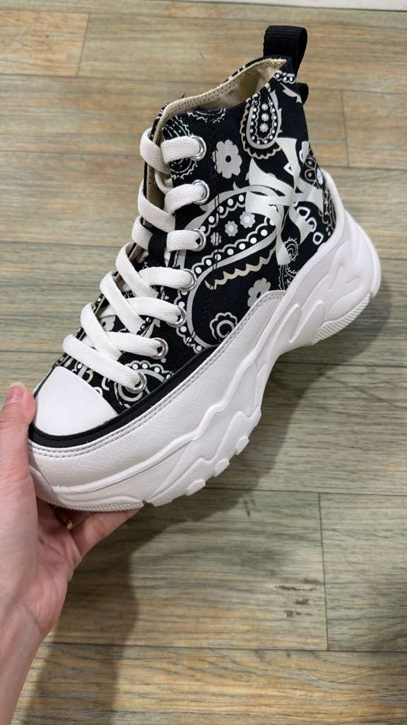 ZX185 MLB 黑色滿版圖案NY logo厚底鞋