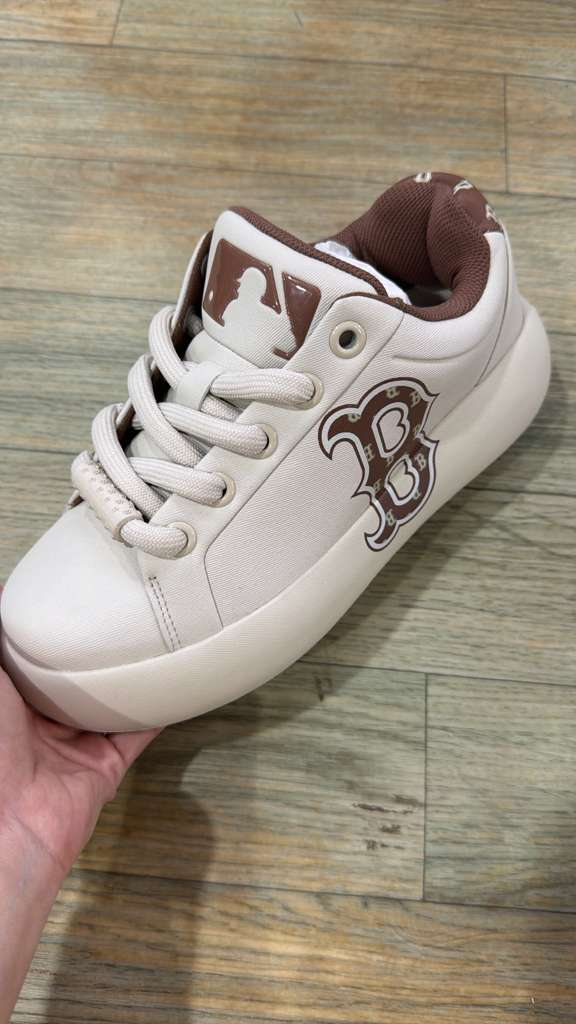 ZX201 MLB 杏啡色B logo 厚底復古滑板鞋