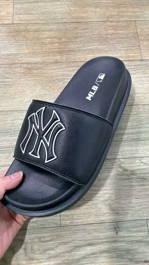 ZX204 MLB 黑色NY logo一字拖鞋 size 230