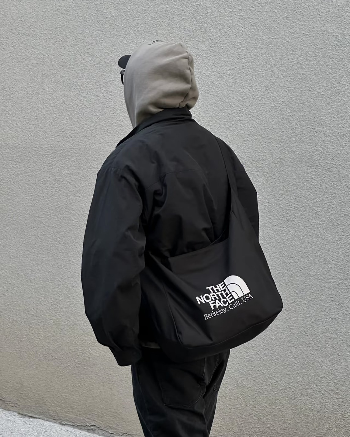 The North Face 大標 肩背包 斜背包 20L