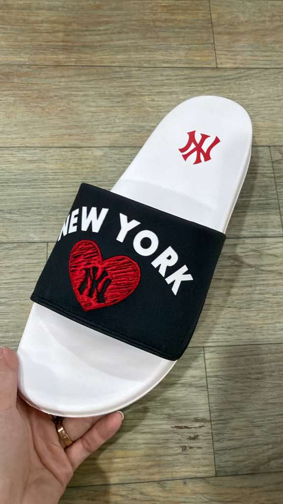 ZX165 MLB 黑白拼紅心NY logo一字拖鞋 SIZE 270