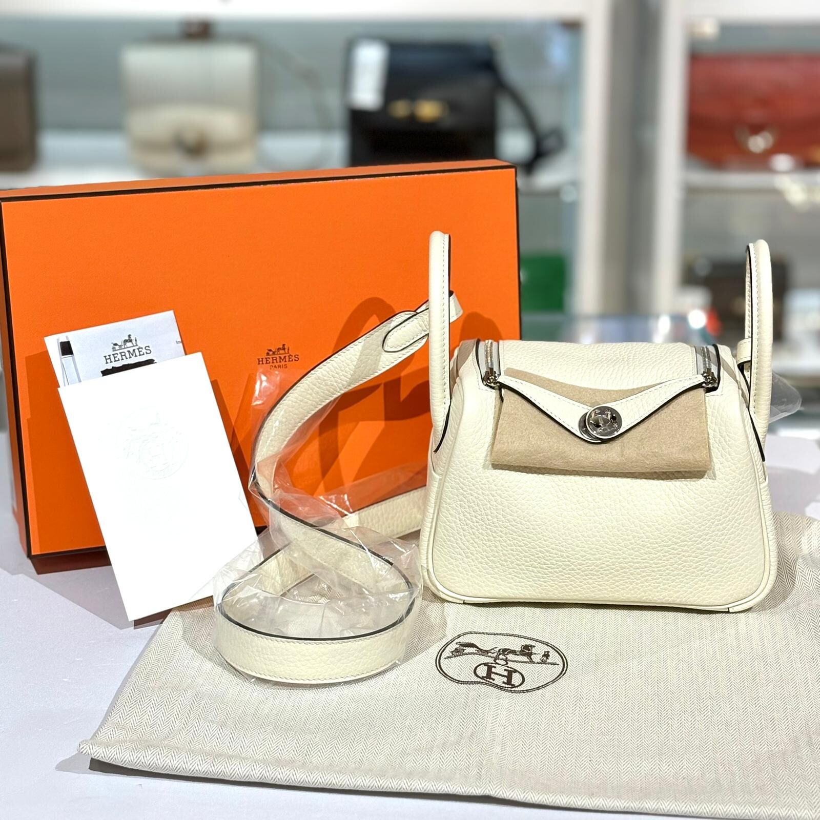 全新HERMES MINI LINDY K刻  GREAM PHW TC SO奶油白銀扣 #BRAND NEW #香榭站正品