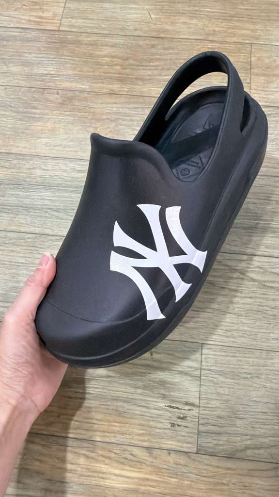 ZX166 MLB 黑色拼白NY logo包頭涼鞋