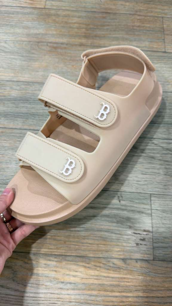 ZX143 MLB 粉色B logo露趾涼鞋