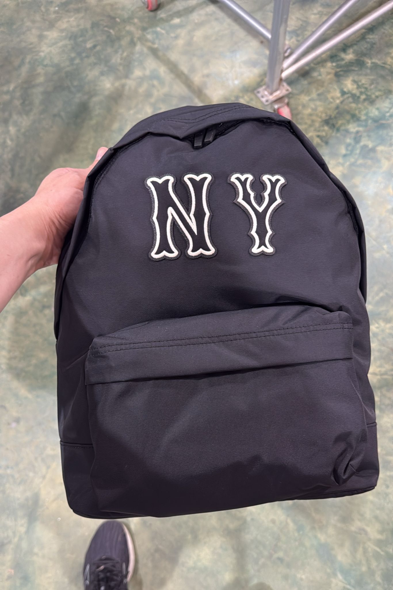 ZX071 MLB 黑色NY logo背包 34x41cm