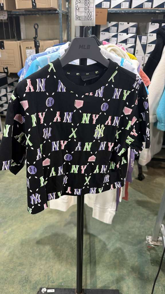 ZX372 MLB 黑色滿版彩色圖案TEE 女裝 SIZE XS