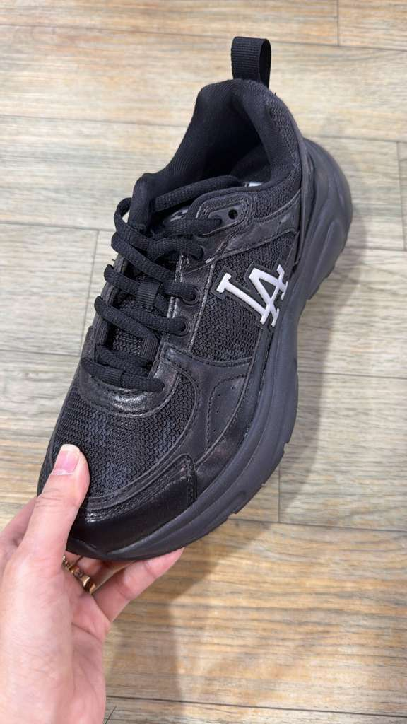 ZX200 MLB 黑色LA logo波鞋