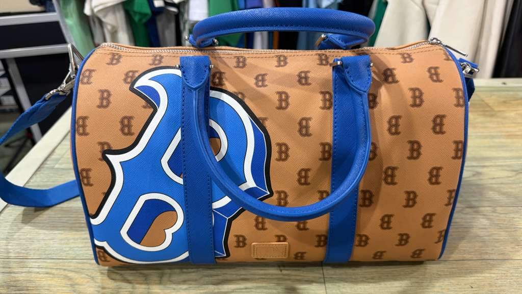 ZX321 MLB 啡色NY logo 暗花波士頓包 35x21cm