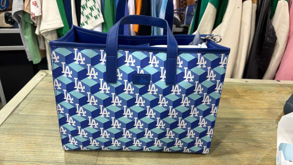 ZX500 MLB 淺藍撞色LA logo tote bag 35x28cm
