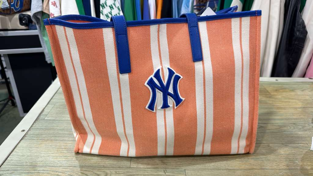 ZX501 MLB 淺橙撞色NY logo tote bag 41x32cm