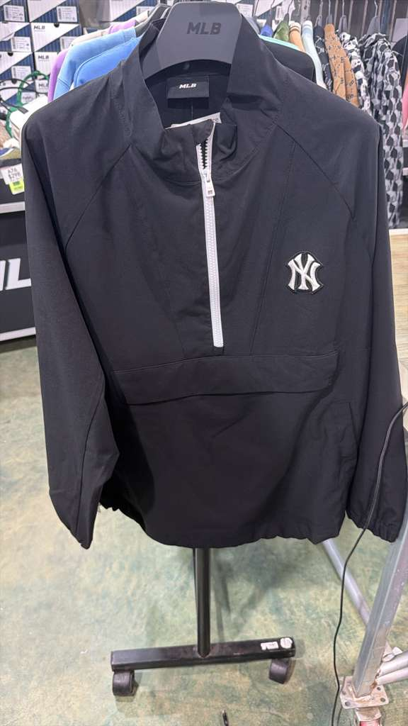 ZX337 MLB 黑色NY logo 長袖半拉鏈上衣