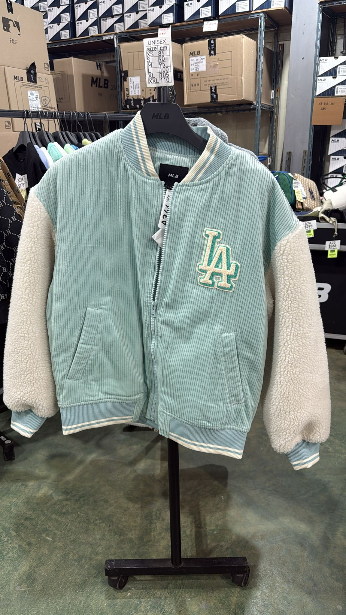 ZX346 MLB 毛毛袖白綠色LA logo滿版棒球開胸外套